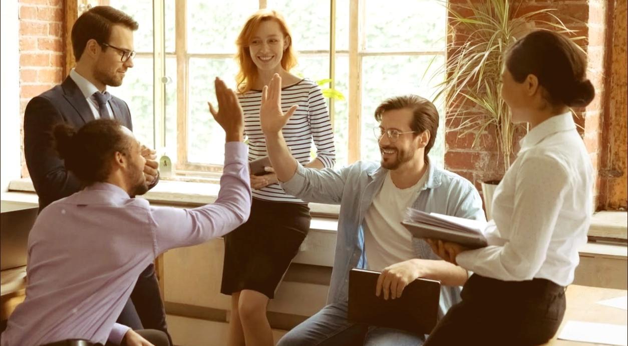 Netzwerk-Hardware und Konfigurationstools in einer realistischen Arbeitsumgebung